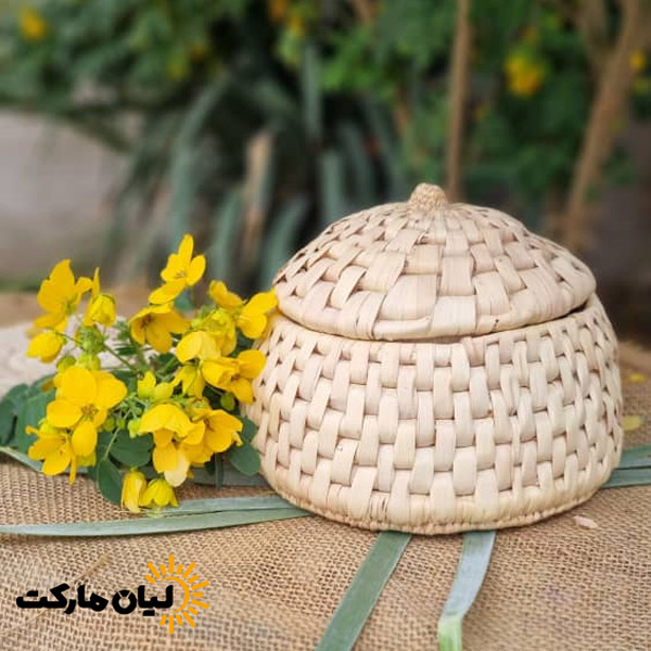 ظرف حصیری چندمنظوره دربدار ساختهشده از برگ نخل بوشهر